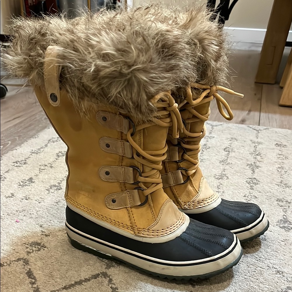 Sorel Tan and Black Fur-Lined Winter Boots